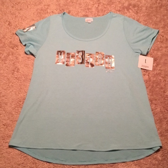 LuLaRoe Tops - 🔥4/$20 🌸NWT LULAROE Classic Tee - size ladies LG